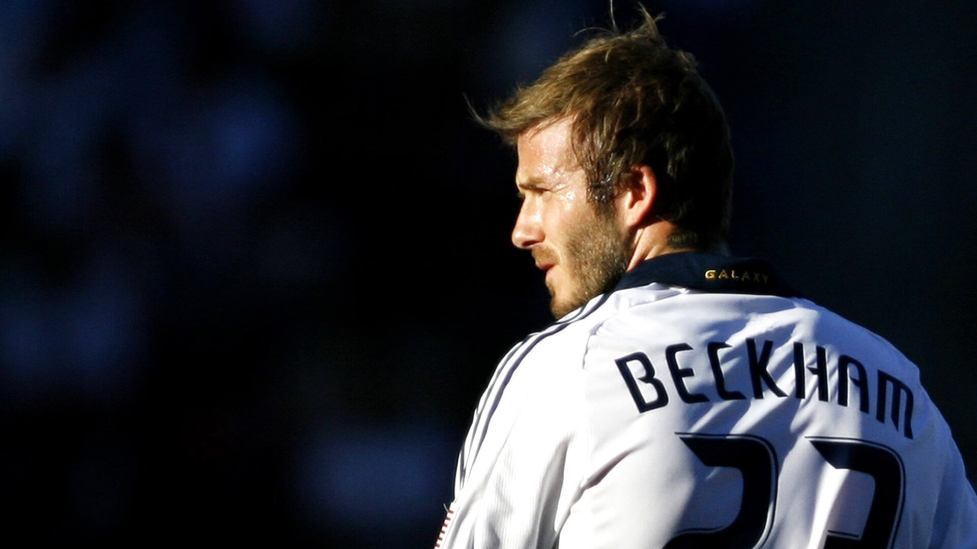 霍勒迪突破制造杀伤雄鹿保持领先，霍勒迪强壮吗